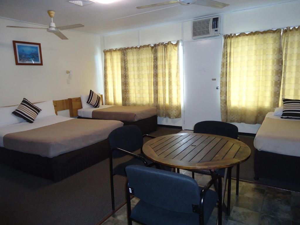 Moondarra Motel Innisfail Szoba fotó
