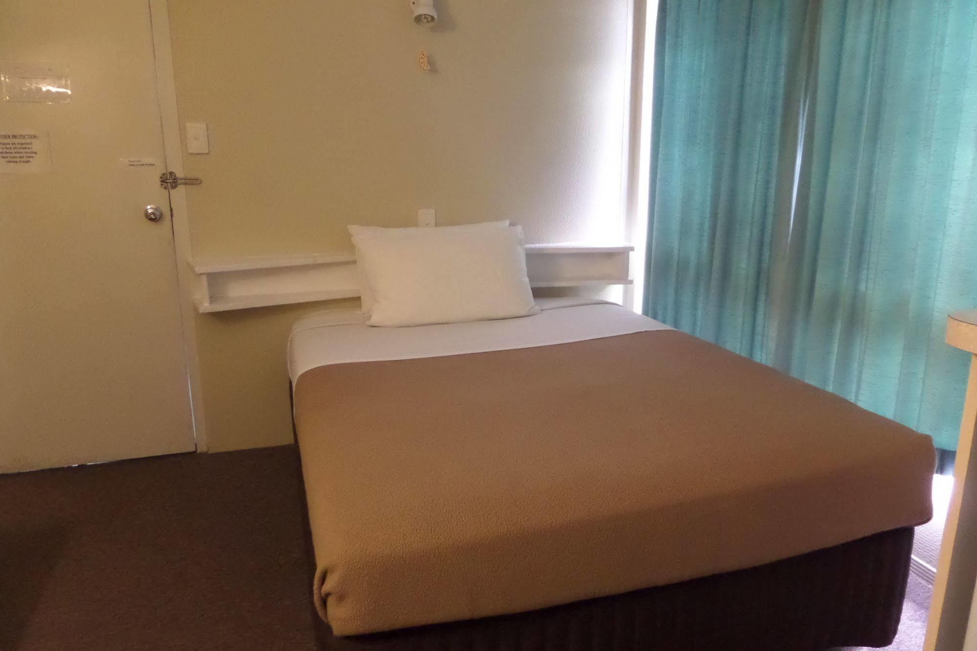 Moondarra Motel Innisfail Kültér fotó